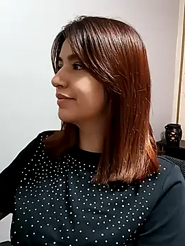 Snapshot of 1evelinewood chatting on February 17, 1:18 pm 1evelinewood online show from February 17, 1:18 pm