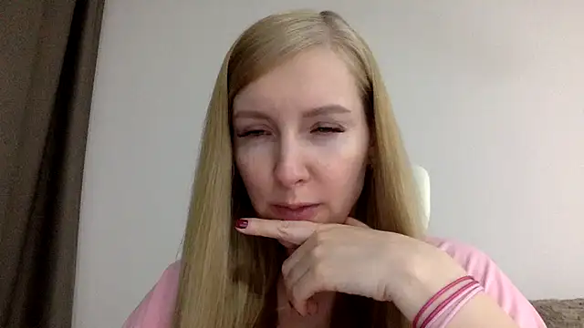 Snapshot of Neralith chatting on June 1, 6:53 pm Neralith online show from June 1, 6:53 pm