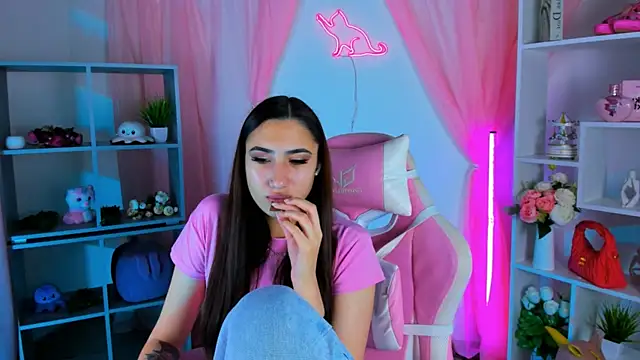 RebeckaThornton online show from November 12, 9:32 am