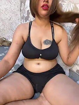 Snapshot of neelam_singh0 chatting on May 3, 6:03 pm neelam singh0 online show from May 3, 6:03 pm