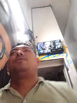 Snapshot of sexyandres_23 chatting on November 19, 1:33 pm sexyandres 23 online show from November 19, 1:33 pm