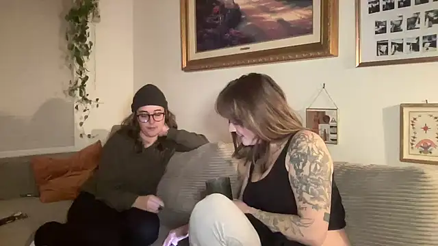 Snapshot of lill_daddysgirl chatting on January 13, 3:56 am lill daddysgirl online show from January 13, 3:56 am