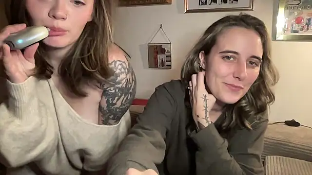 Snapshot of lill_daddysgirl chatting on January 14, 5:57 am lill daddysgirl online show from January 14, 5:57 am