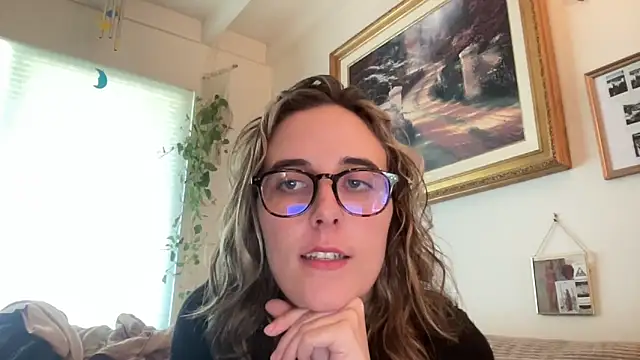 Snapshot of lill_daddysgirl chatting on February 3, 7:52 pm lill daddysgirl online show from February 3, 7:52 pm