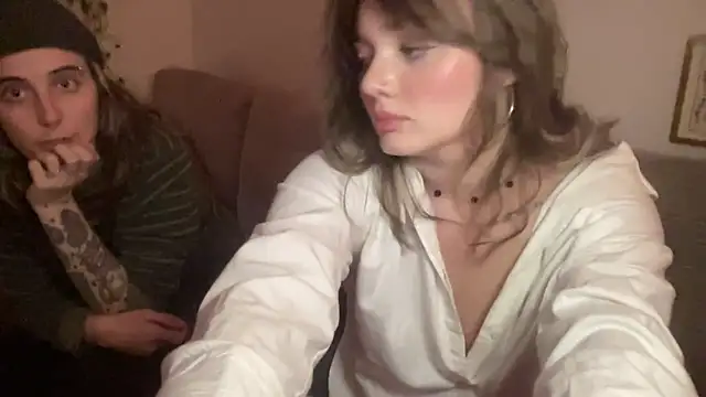 Snapshot of lill_daddysgirl chatting on February 13, 4:08 am lill daddysgirl online show from February 13, 4:08 am