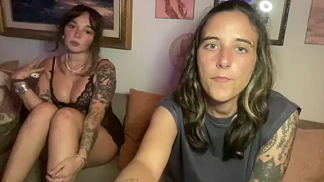 Snapshot of lill_daddysgirl chatting on May 9, 3:01 am lill daddysgirl online show from May 9, 3:01 am