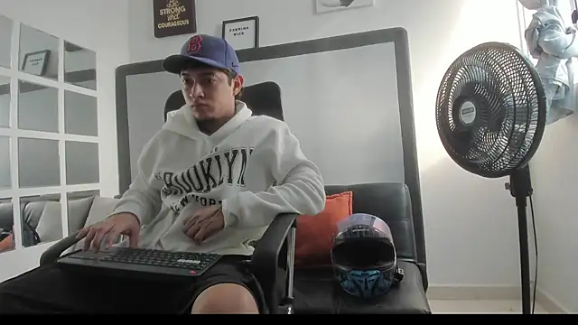 Sky Wild online show from November 2, 8:33 pm