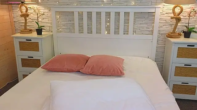 Snapshot of Soft_Lilly chatting on February 19, 6:20 am Soft Lilly online show from February 19, 6:20 am