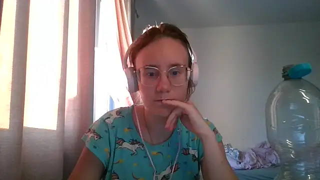 Snapshot of LuckySLove chatting on July 10, 6:32 pm LuckySLove online show from July 10, 6:32 pm