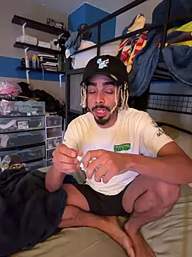 shadespider online show from April 16, 11:40 pm