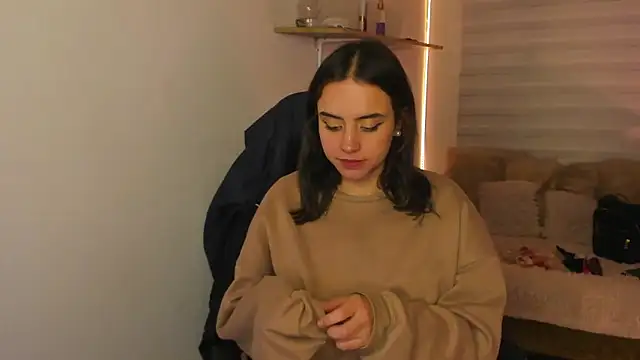 Emily Lindey online show from October 19, 3:29 am