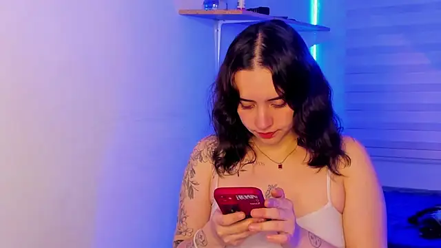 Emily Lindey online show from October 29, 3:31 am