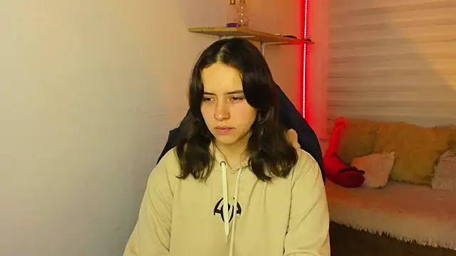 Emily Lindey online show from November 9, 3:05 am