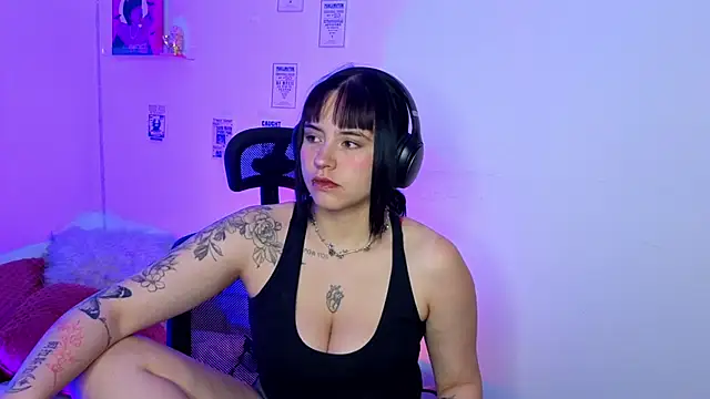 Emily Lindey online show from April 9, 4:56 am