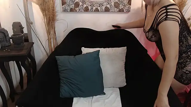 ZharaGag on u online show from October 17, 12:08 pm