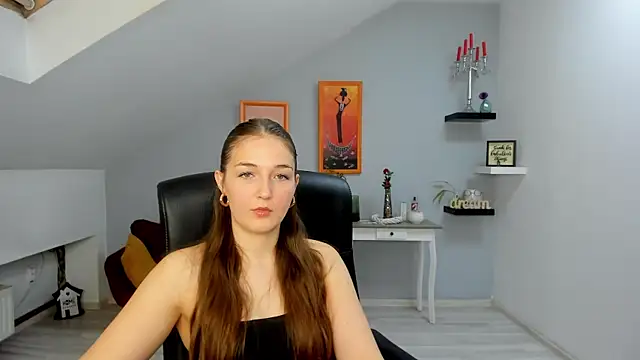 AnneWilsonn online show from December 1, 12:10 pm