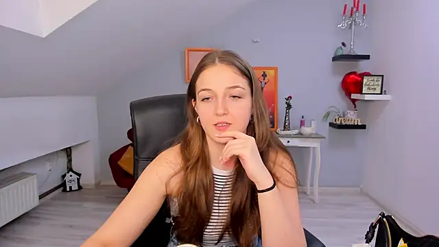 AnneWilsonn online show from March 25, 12:22 pm