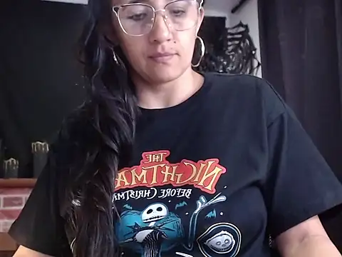 Lucyy Naugthy online show from October 28, 12:52 pm