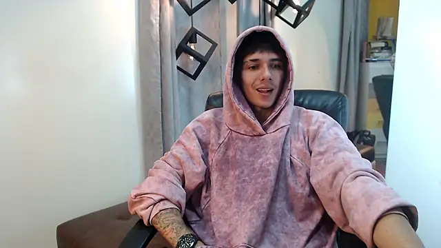 AmethystShadow17 online show from April 25, 1:08 am