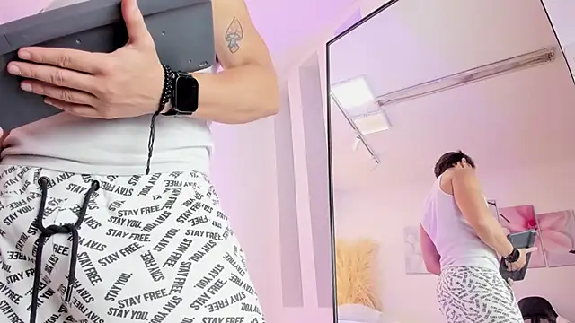 Justin valverde online show from April 12, 3:22 am