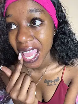 NyahHeat online show from April 5, 8:22 am