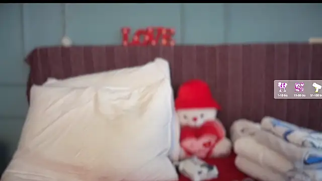  Nefertiti online show from February 25, 10:25 am