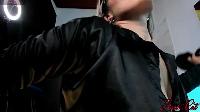 ana cat online show from March 6, 4:38 pm