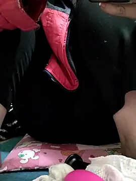 Snapshot of Amanda-_ena- chatting on December 14, 9:41 pm Amanda- ena- online show from December 14, 9:41 pm