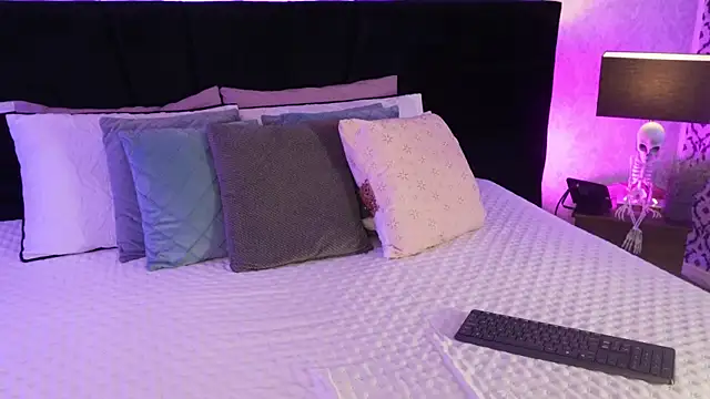 mariianna lopez  online show from March 12, 3:07 pm