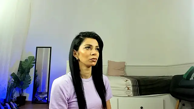 ReneeVoss online show from March 11, 4:18 am