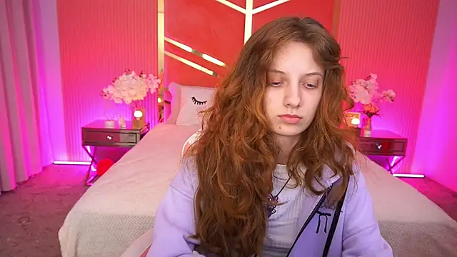 CuteeFoxy online show from December 17, 1:50 pm