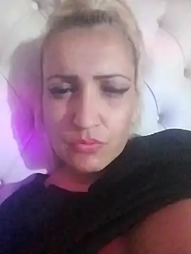 Nicolle Amor online show from February 25, 4:44 am