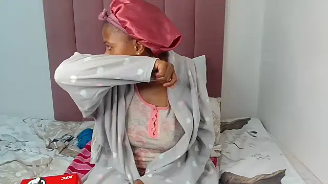 Bubbles156 online show from November 10, 7:24 pm