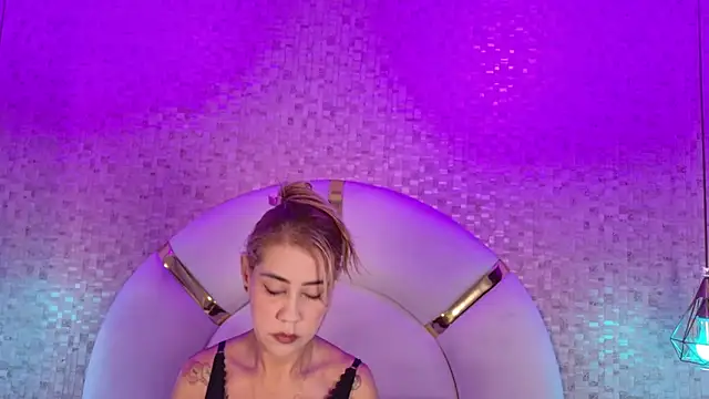 emmy rose25 online show from February 7, 11:47 am