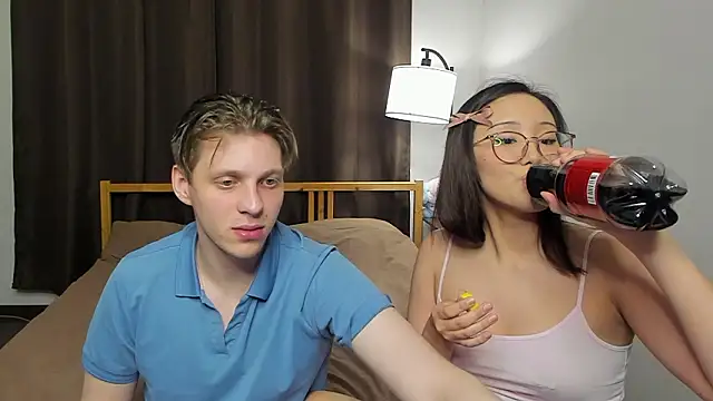 Blossomandbee online show from March 23, 6:45 pm