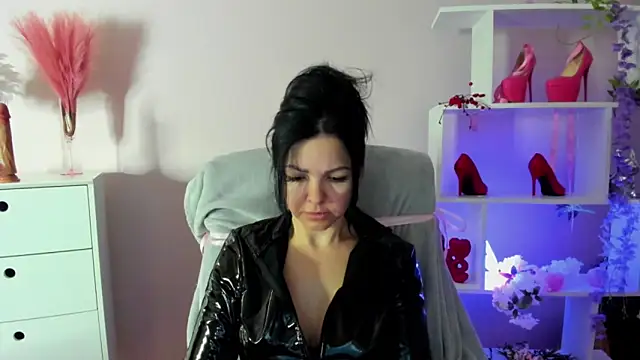 Mollybloom40 online show from April 13, 6:30 am