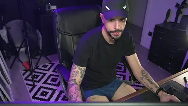 monsieurguitsxxx online show from January 10, 2:52 pm