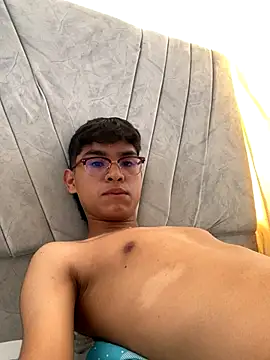 Muchachito18 online show from November 6, 1:23 pm