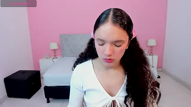 Snapshot of ZairaGlow chatting on October 23, 12:15 pm ZairaGlow online show from October 23, 12:15 pm