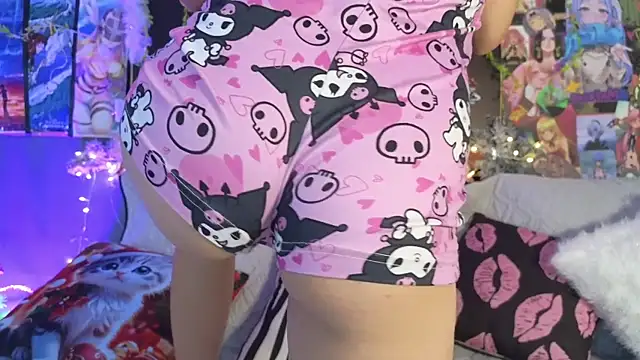 Snapshot of celestesecrett chatting on December 4, 6:16 pm celestesecrett online show from December 4, 6:16 pm