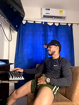 Kylian Alessandro online show from November 22, 6:07 pm