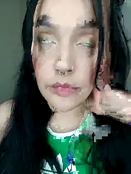 Snapshot of ravendeluxe chatting on October 28, 3:58 pm ravendeluxe online show from October 28, 3:58 pm