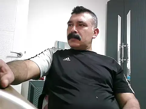 Snapshot of meroglu45 chatting on October 19, 2:18 pm meroglu45 online show from October 19, 2:18 pm