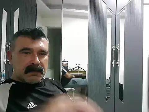 Snapshot of meroglu45 chatting on October 23, 7:01 pm meroglu45 online show from October 23, 7:01 pm