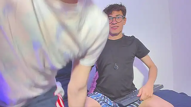 Snapshot of dani_angel_dark chatting on November 23, 12:43 am dani angel dark online show from November 23, 12:43 am