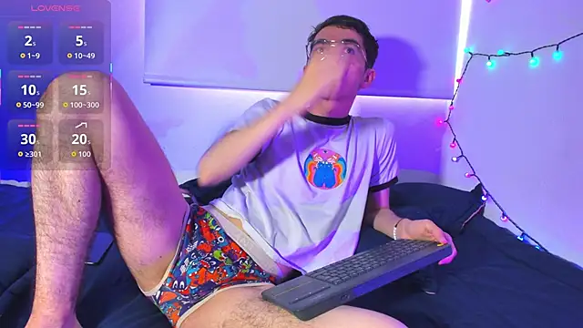 Snapshot of dani_angel_dark chatting on December 19, 9:11 pm dani angel dark online show from December 19, 9:11 pm