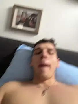 Snapshot of Hornsby181 chatting on February 9, 1:37 pm Hornsby181 online show from February 9, 1:37 pm