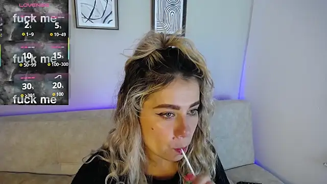 Sweet Bella Valery online show from November 6, 9:59 pm