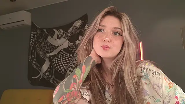 BellaSink online show from May 8, 4:01 pm