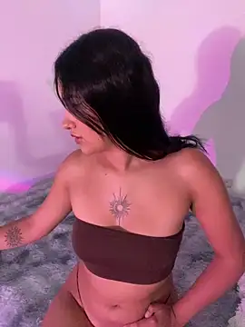 Emilux  online show from April 6, 6:20 pm